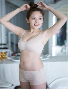 九十九之月-闭俗情侣与玩咖辣妹